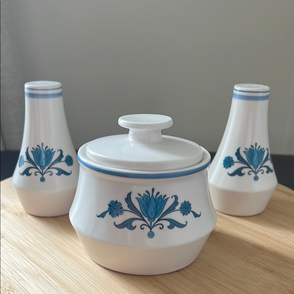 Blue Haven
by NORITAKE sugar bowl, salt pepper shakers